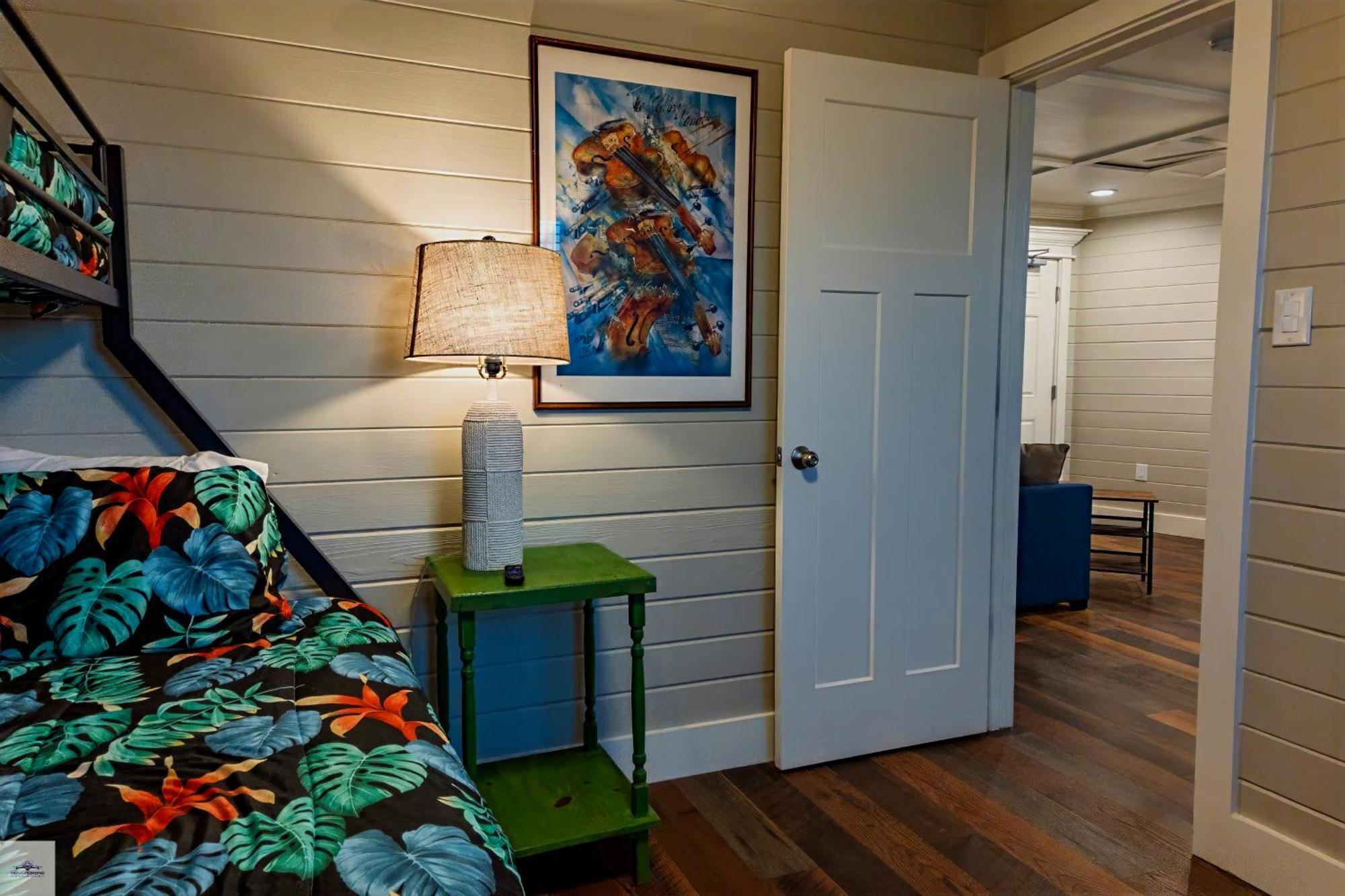 Blue Dolphin Inn And Cottages แกรนด์ไอล์ ภายนอก รูปภาพ