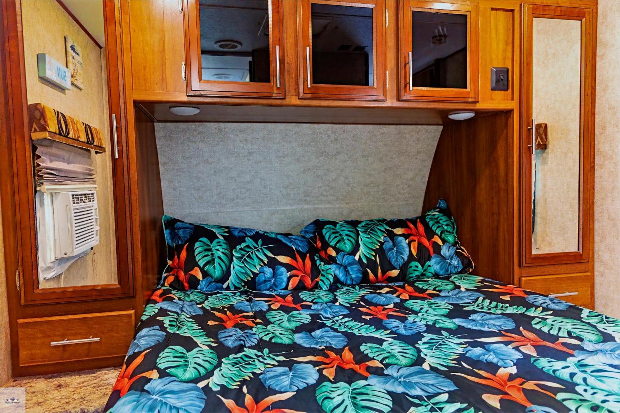 Blue Dolphin Inn And Cottages แกรนด์ไอล์ ภายนอก รูปภาพ