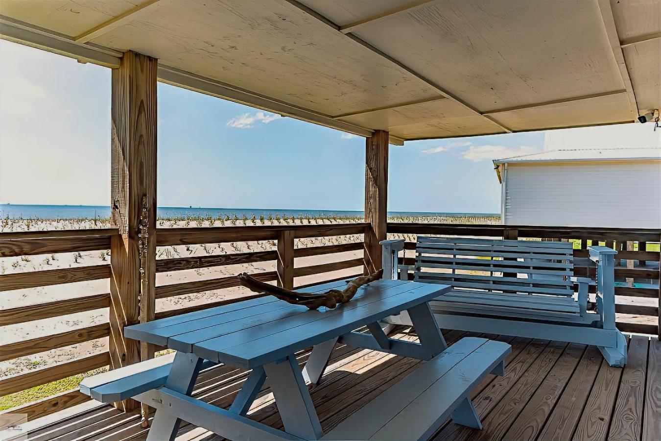 Blue Dolphin Inn And Cottages แกรนด์ไอล์ ภายนอก รูปภาพ